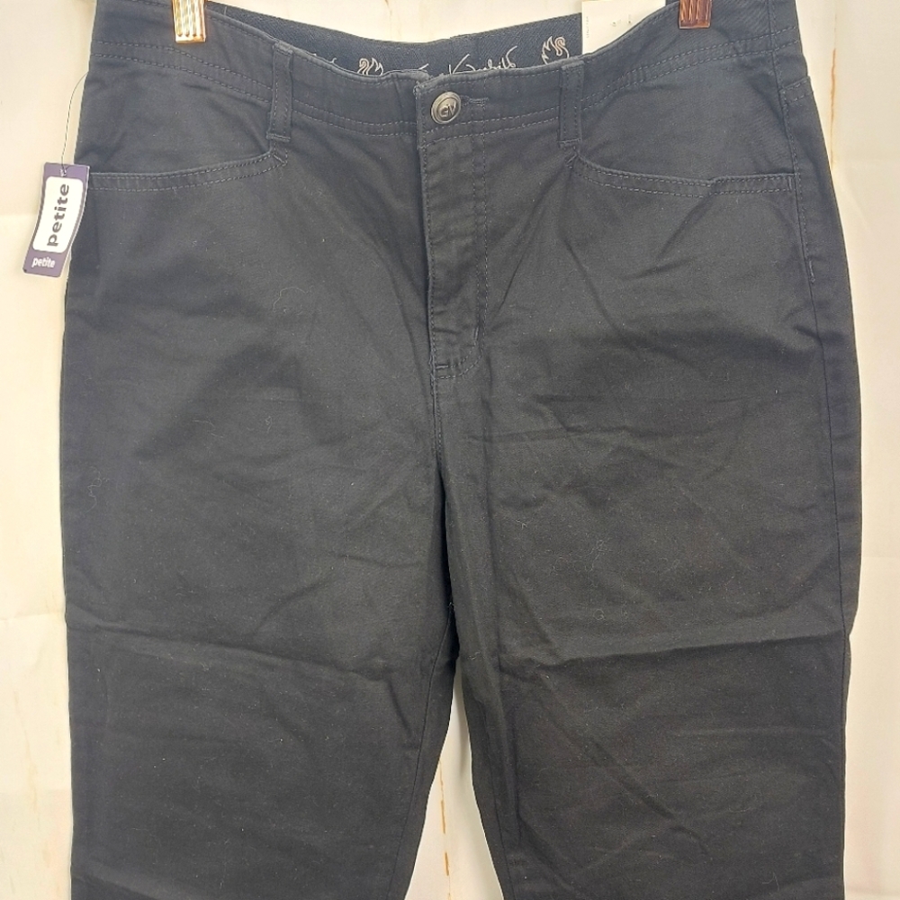 Gloria Vanderbilt mid rise jean shorts size 12p petite